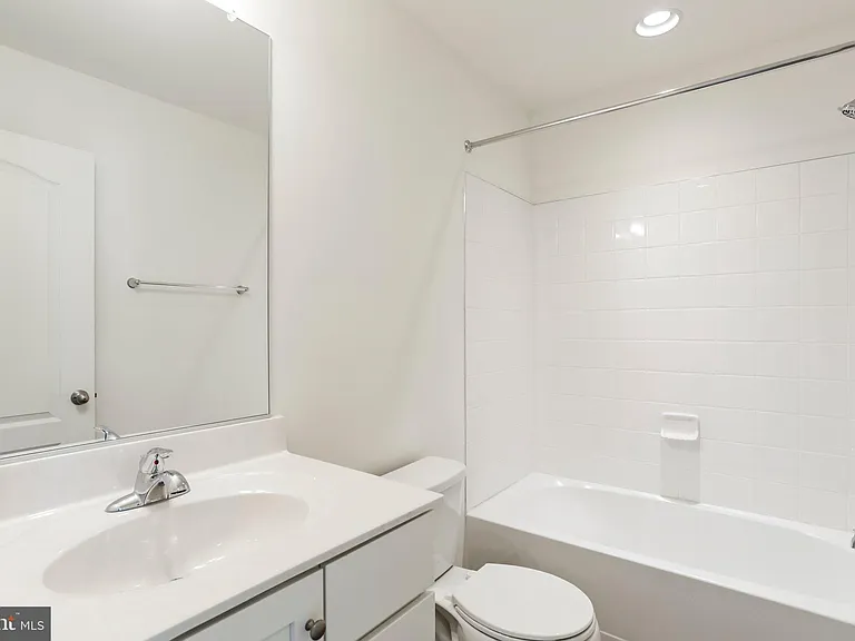 18 Clifton Mnr — Photo 27