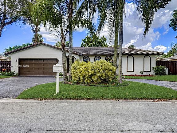 2nd image of 8335 NW 16th St