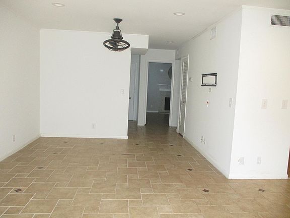 5th image of 803 Mallery St Unit B