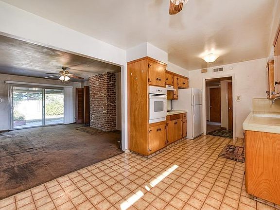 4th image of 2187 55th Ave