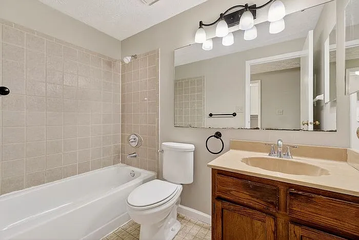 8134 Old Prairie Ct — Photo 16