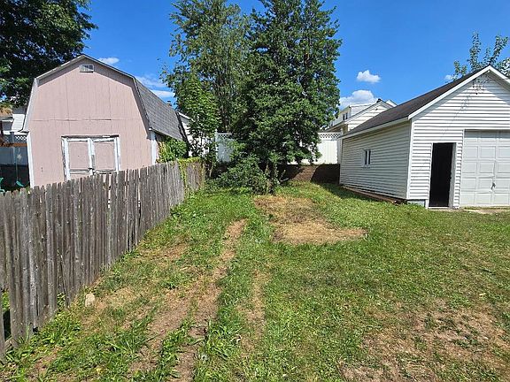 4th image of 128 Hunter Ave