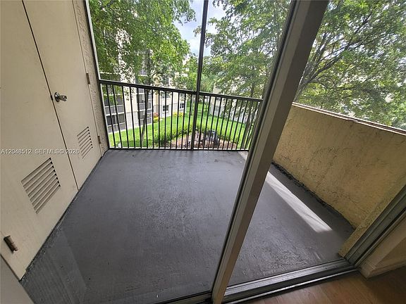 5th image of 8225 Lake Dr APT 405