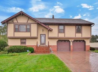 1260 Ratzer Rd, Wayne, NJ 07470