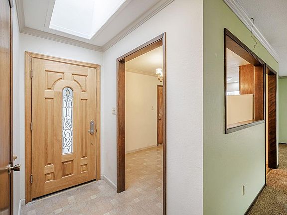 5th image of 455 Powell Avenue