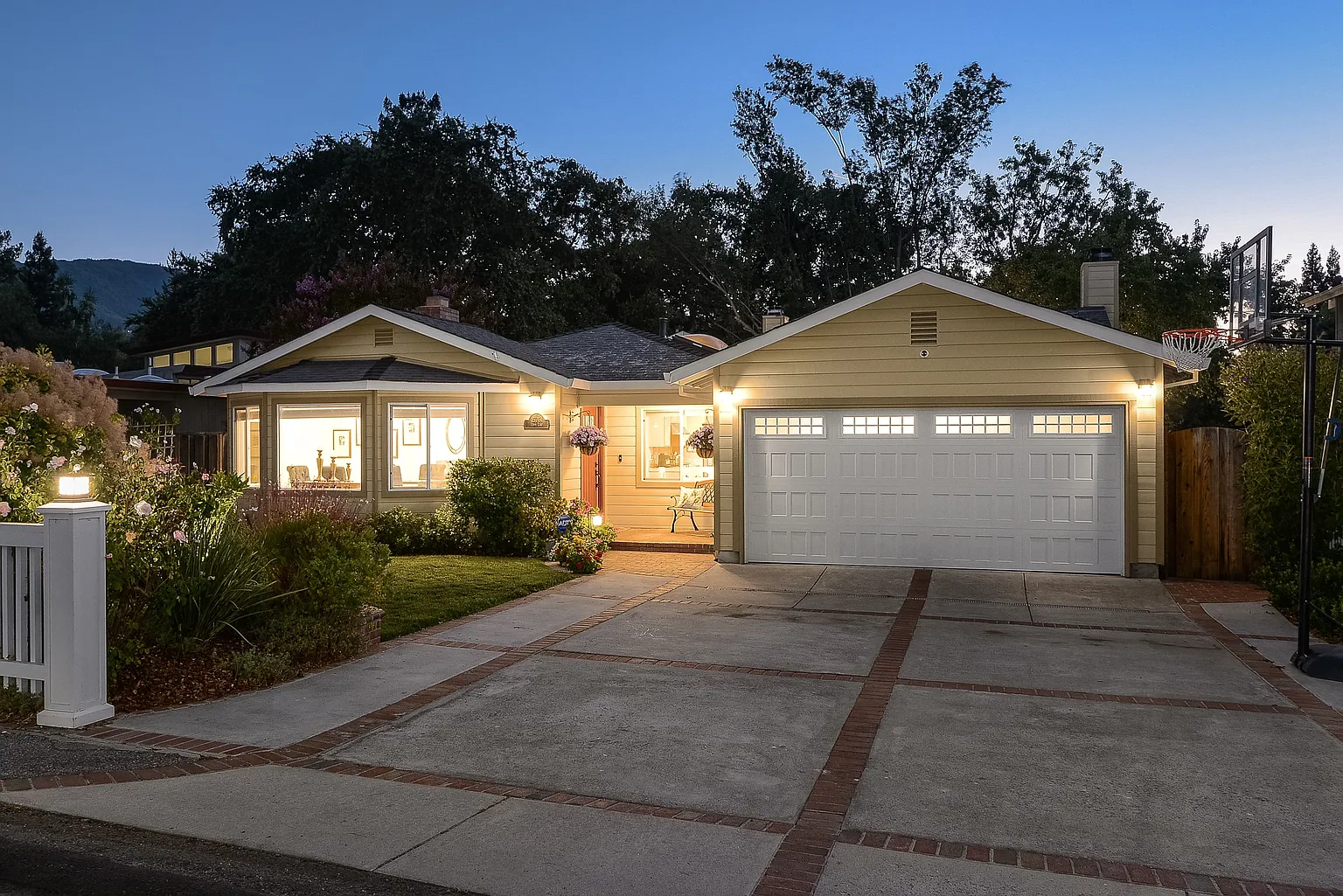 15761 Poppy Ln photo 1