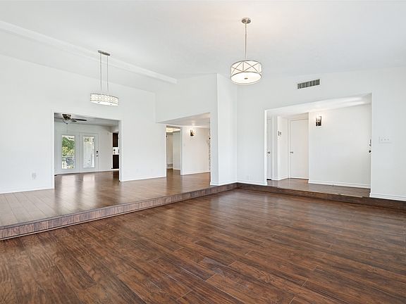 5th image of 7208 Langley Ct