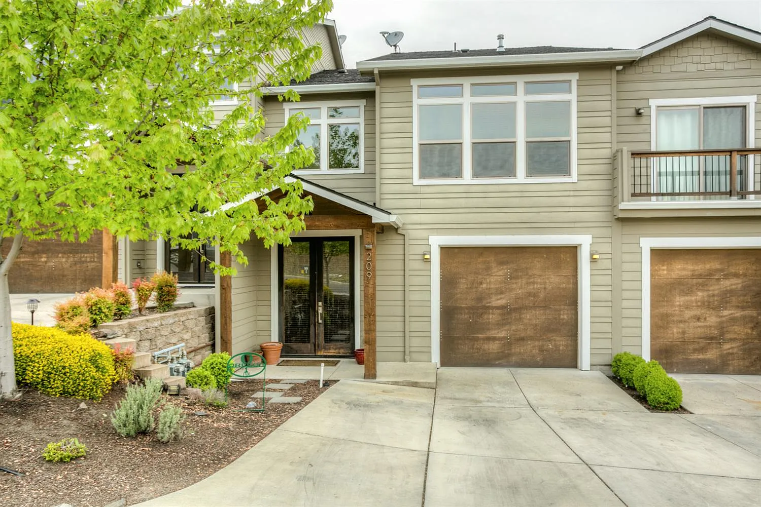209 Dunthorpe Dr photo 1