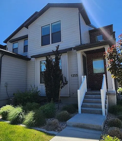 1255 N Main St — Photo 34