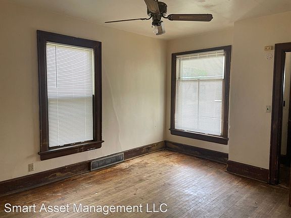3rd image of 330 E Chambers St #11126317