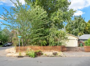 211 S Bina Dr, Newberg, OR 97132