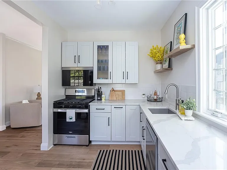 4 Gladding Ct — Photo 16