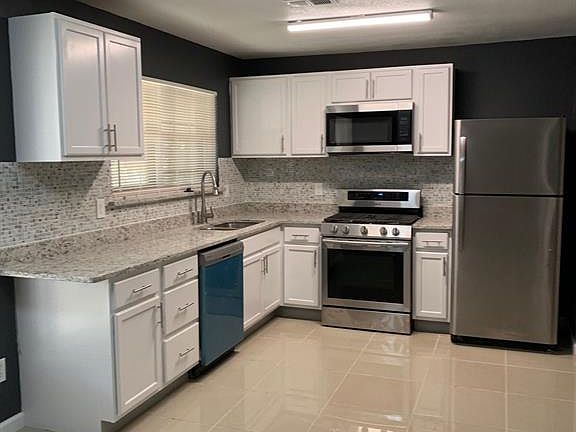 2nd image of 1014 Brookshire Cir