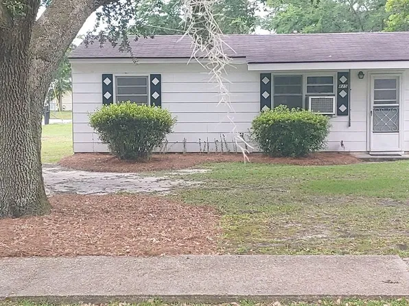 825 Olmstead Dr, Hinesville, GA 31313