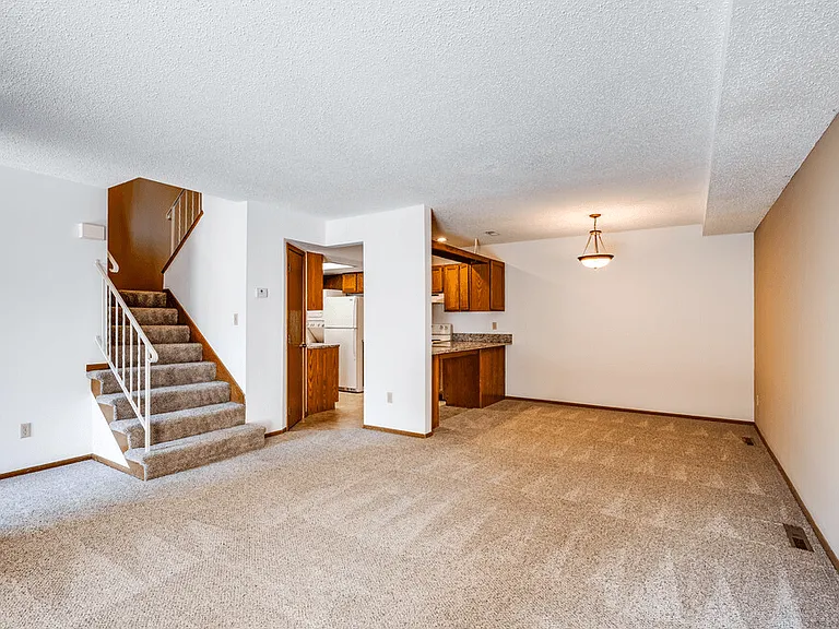 Auburn Townhomes — Photo 26