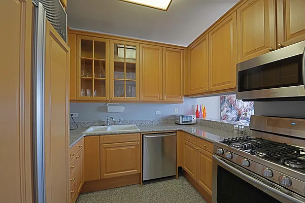 Sold by Jamie Bernstein LREB | media 19