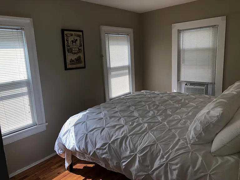 Bedroom 1 - King Bed