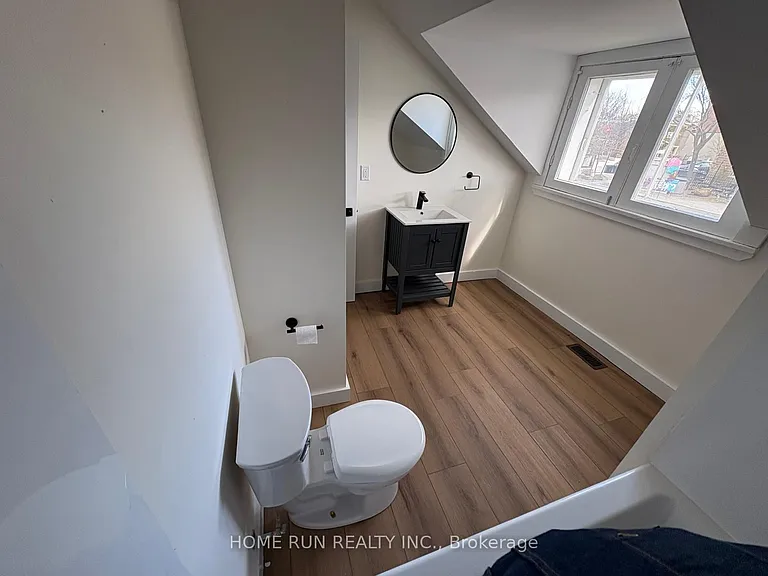 47 A Madawaska St — Photo 23