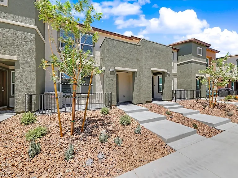 7368 Joanna Brook St — Photo 2