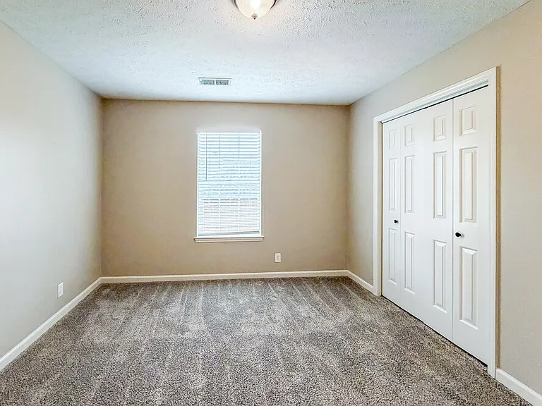 142 S Birchwood Dr — Photo 12