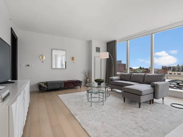1 Franklin St Unit 1404, Boston, MA 02110