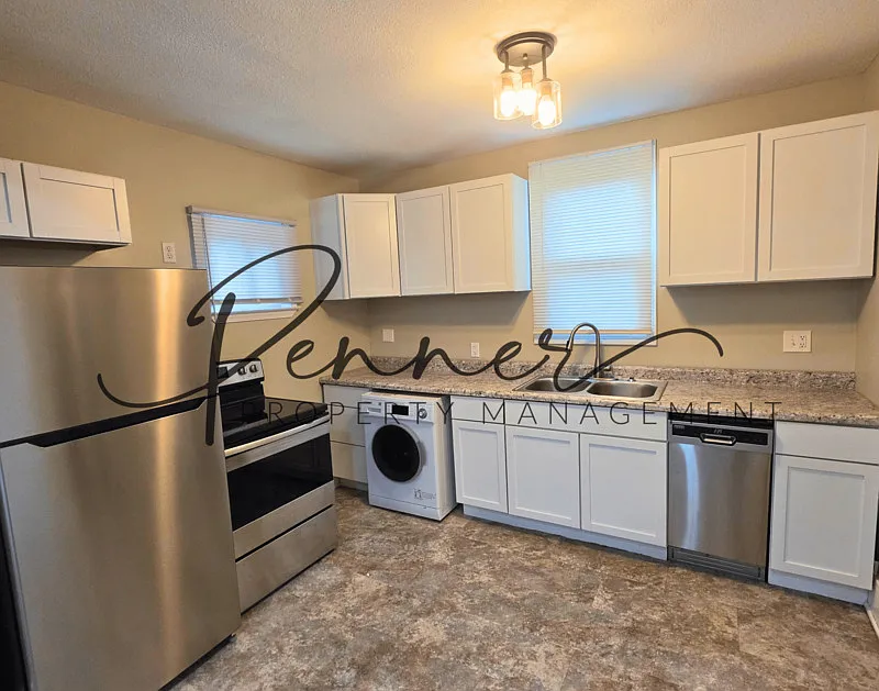 2 bed, 1.0 bath, 1230 sqft, $1,295 — Photo 3