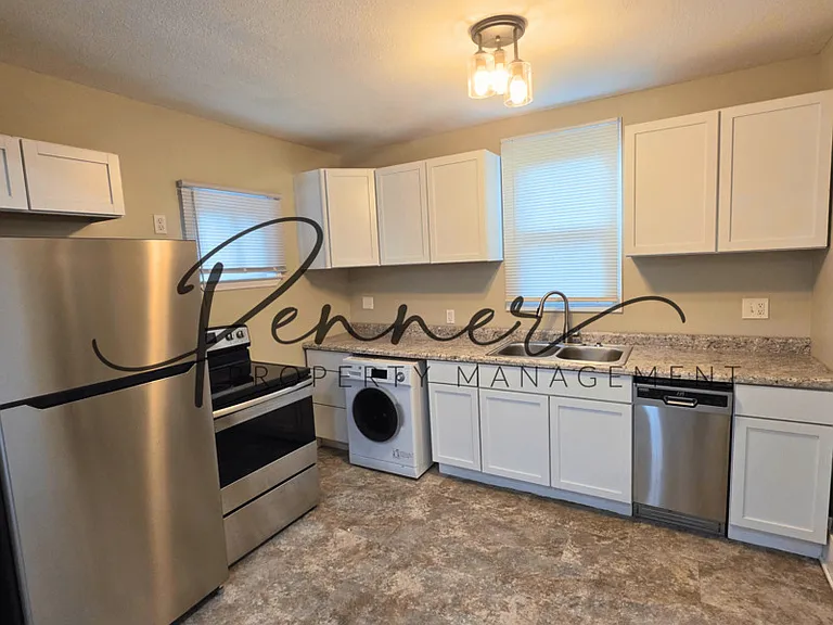 2406 S Lees Summit Rd — Photo 3