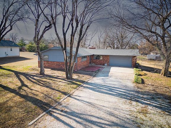 2nd image of 803 S Forewood Dr