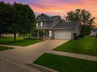 750 Edenberry Ln, Oregon, WI 53575