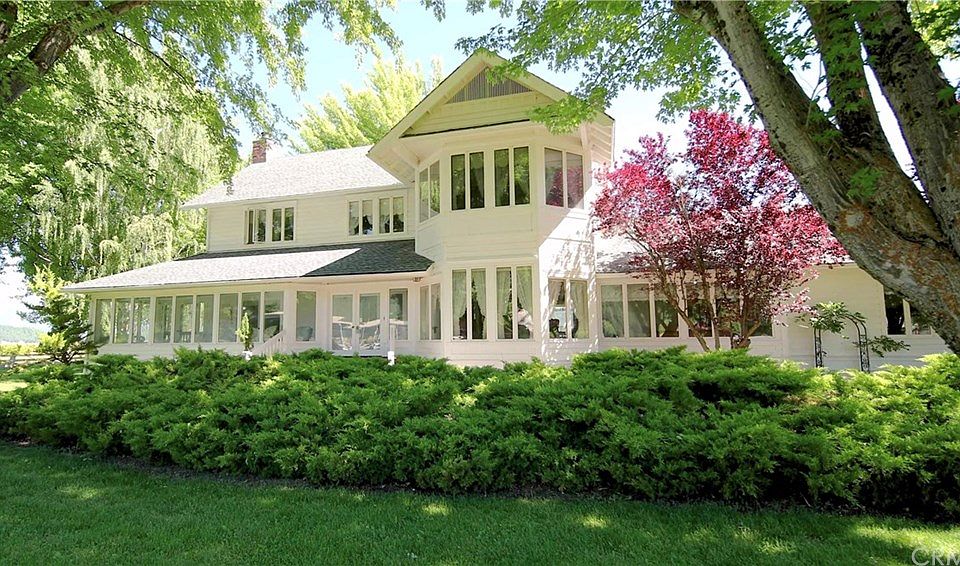 2nd image of 4481 Nelson St