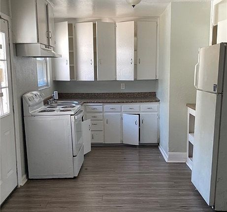 3rd image of 308 Crockett Dr