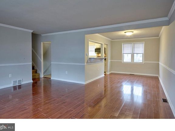 2nd image of 305 W Maiden Ln