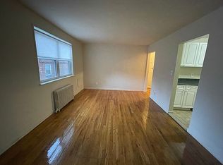 61-07 224th St #1B, Oakland Gardens, NY 11364