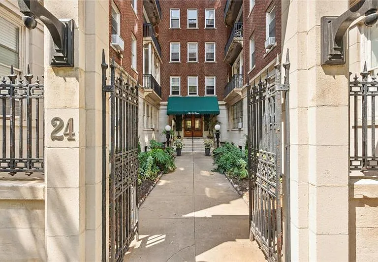 24 E Liberty St #34 — Photo 4