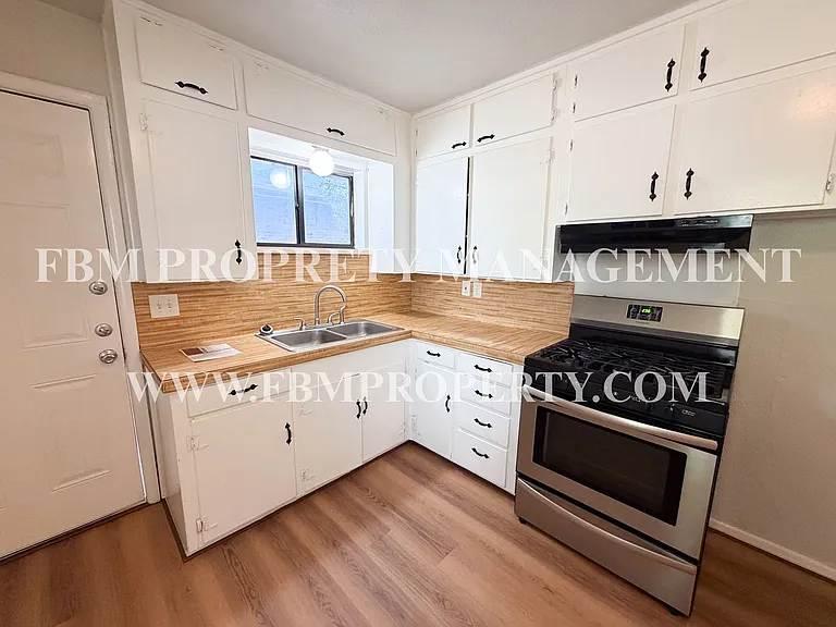 118 Brazos St — Photo 10