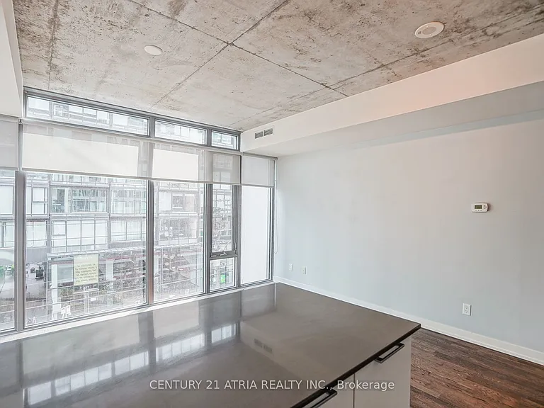 650 King St W #311 — Photo 19