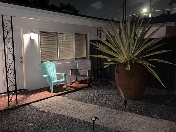 2nd image of 1004 W Las Olas Blvd #2