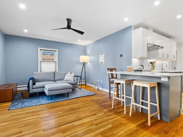 422-424 Broadway #1, Cambridge, MA 02138