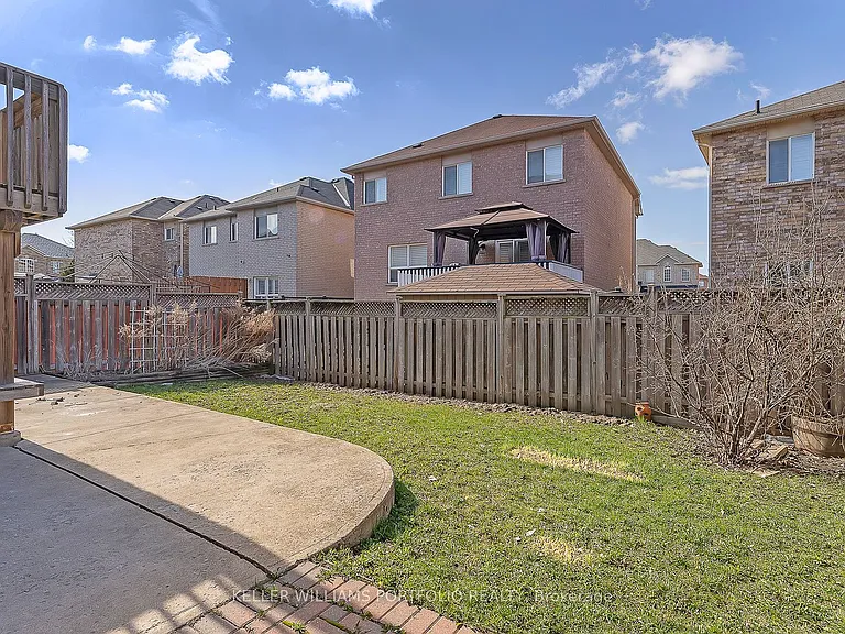 99 Dells Cres — Photo 36