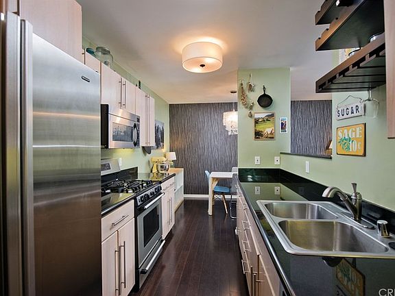3rd image of 330 S Barrington Ave APT 308