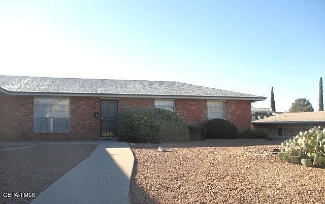 1st image of 6601 Escondido Dr #B