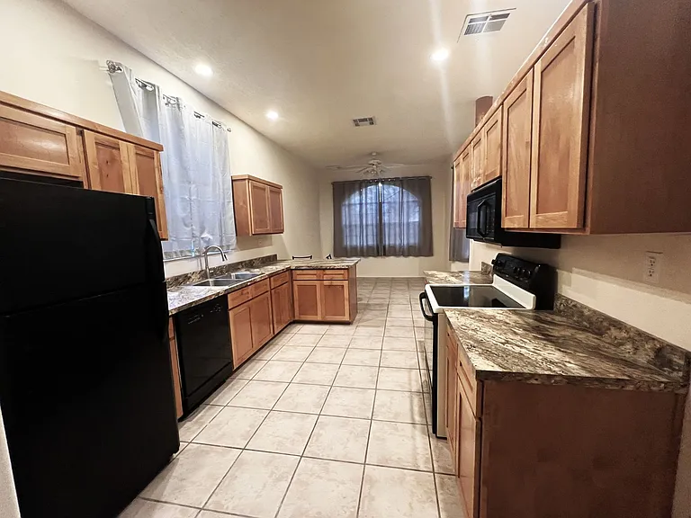 740 Canyon Point Rd — Photo 3