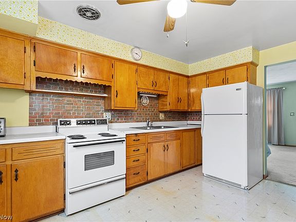 3rd image of 1187 Bell Ct