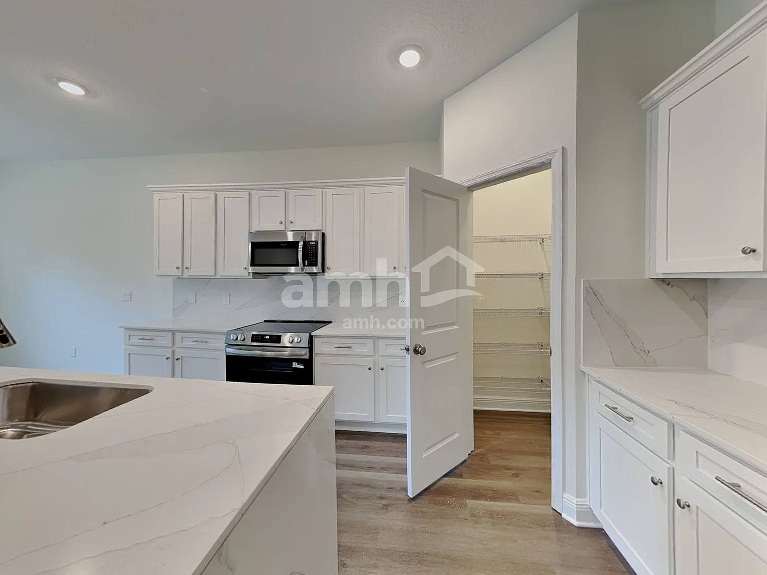 4 bed, 3.0 bath, 2245 sqft, $2,875 — Photo 3