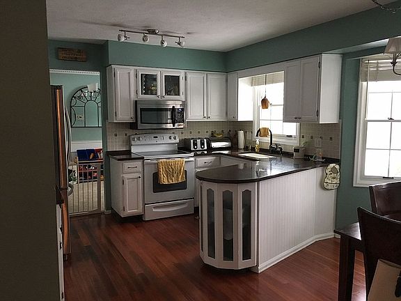 2nd image of 894 Shearwood Dr