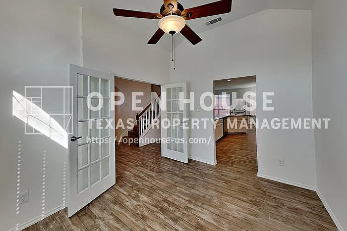 828 Pebblecreek Dr — Photo 28