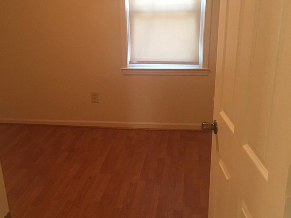 5th image of 3906 Detroit St