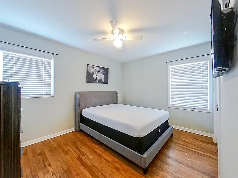 1117 Eisenhower Dr — Photo 14