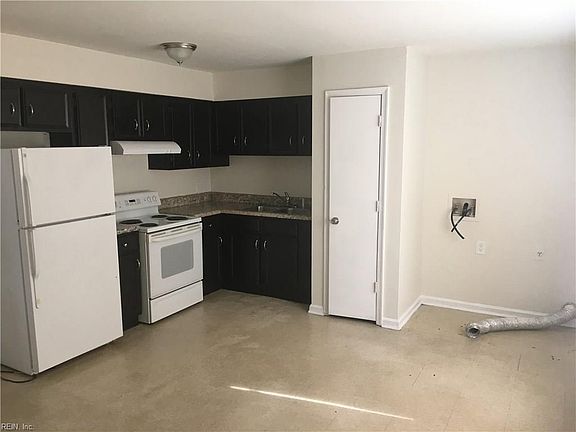 3rd image of 1425 W 27th St #A