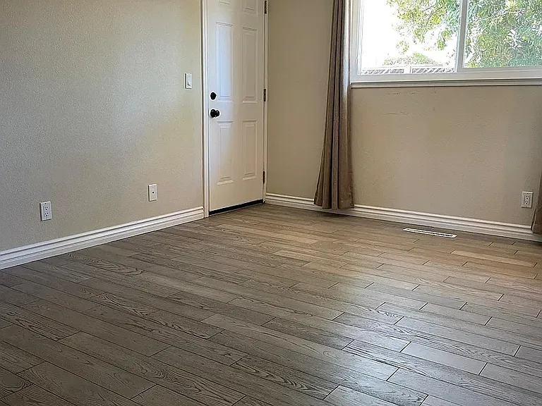 1002 Rockrose Ave — Photo 9